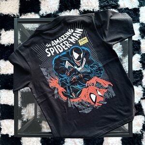 Marvel Black Venom vs Spider-Man mens T-Shirt
